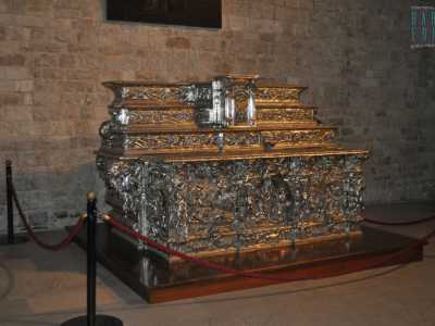 L'altare d'argento immortalato frontalmente